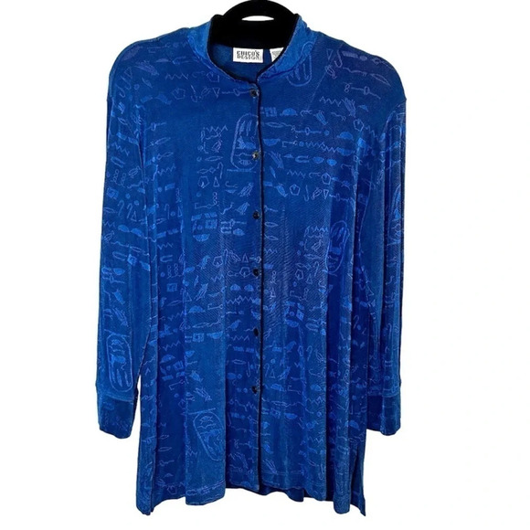 Chicos Egyptian Cat Textured Button Blouse. - Picture 2 of 7